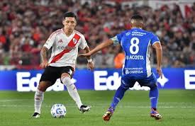 River vence a Atlético Tucumán 1-0 en un partido emocionante